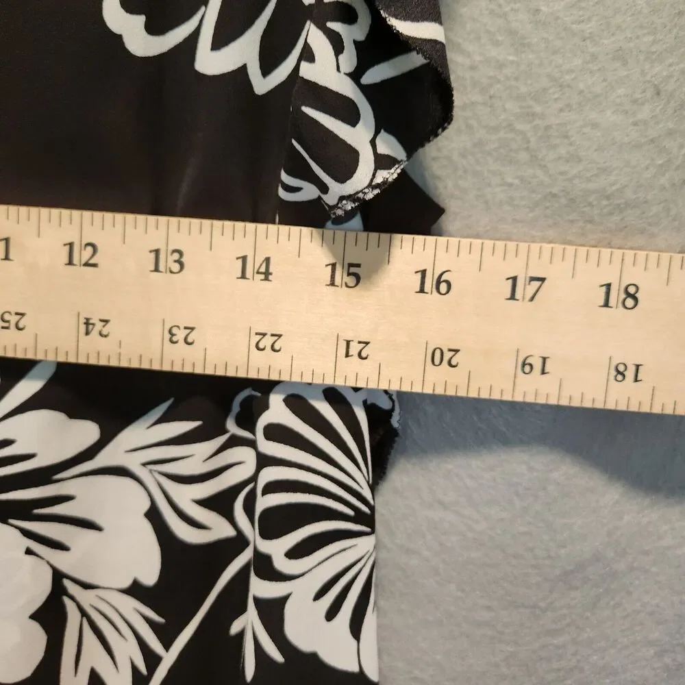 Leaving Closet Soon! Talbots Black Floral Short Sleeve Blouse C0073 - Picture 3 of 6
